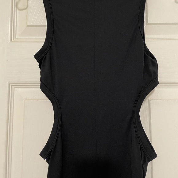 Zara fitted dress with side waist cut out - Picture 10 of 13